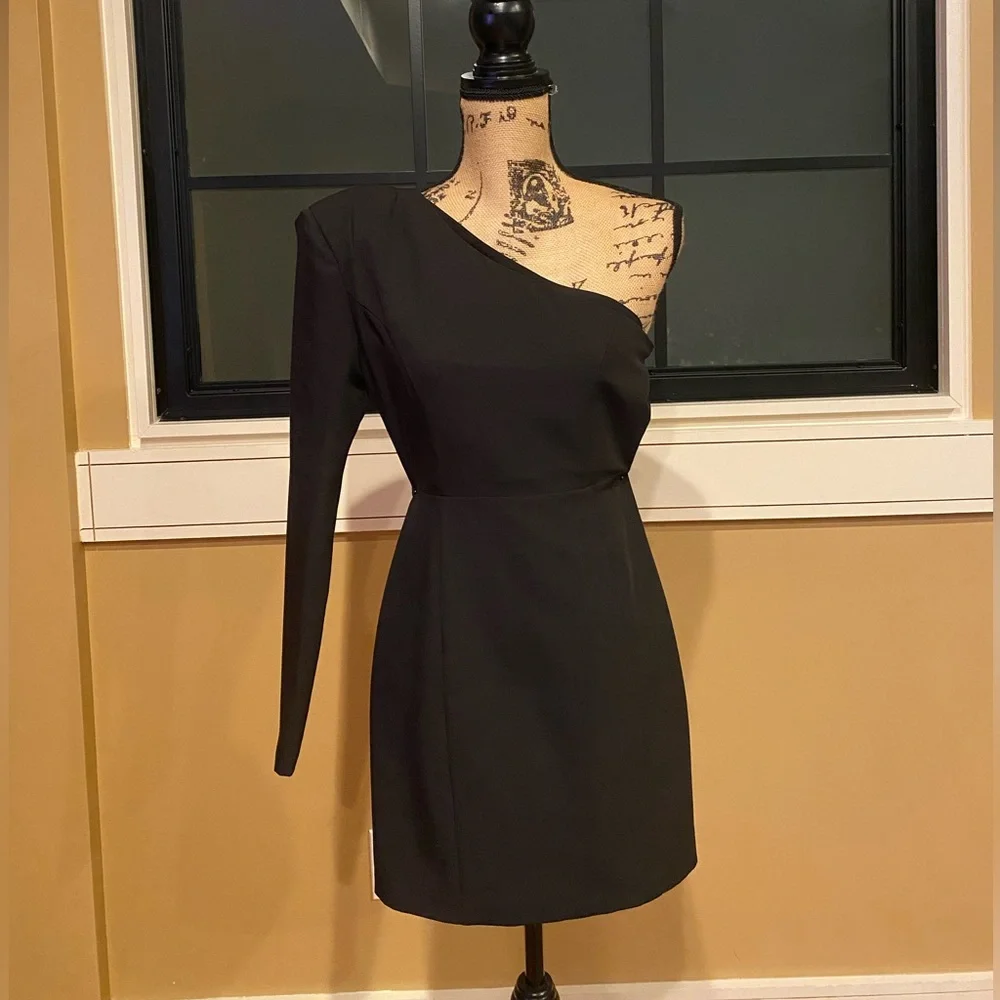 Steve Madden Mini Black One Shoulder Long Sleeve Dress Side Zipper. Sz Small.NWT